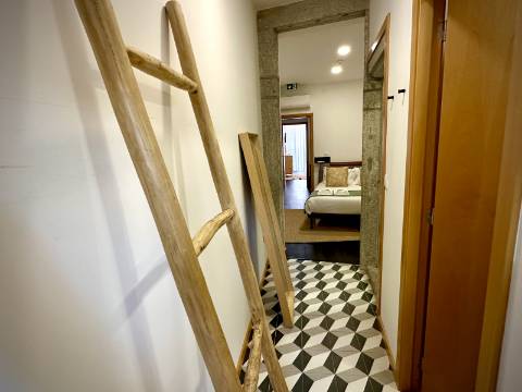 Prédio com 5 suítes no coração do Porto, com Alojamento Local - AL