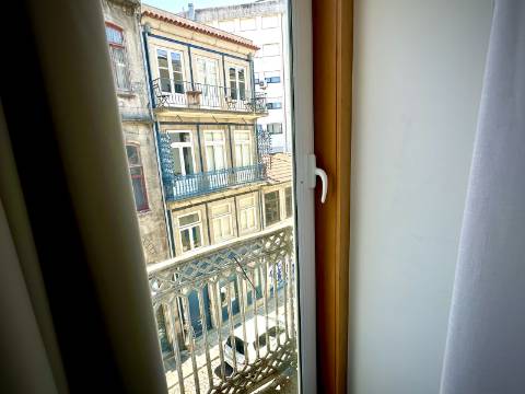 Prédio com 5 suítes no coração do Porto, com Alojamento Local - AL