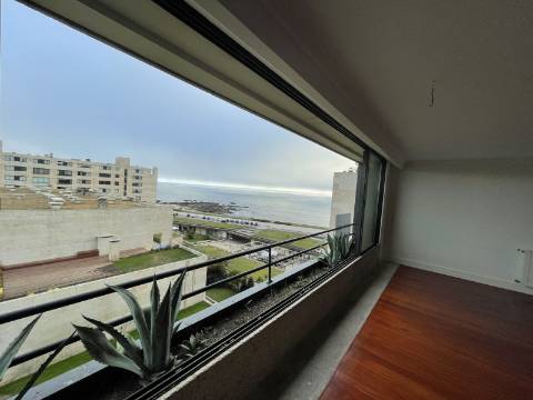 Apartamento T3 ótimo de alto padrão na 2ª linha do mar em Leça de Palmeira!!