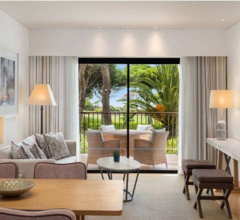 Apartamento T2 com Vista para Piscina