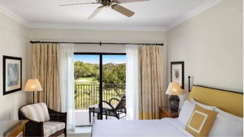 Apartamento T3 com Vista para Piscina e Jardim