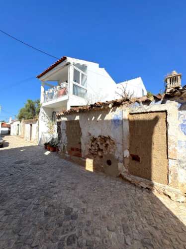 Conjunto residencial em aldeia pitoresca do Algarve