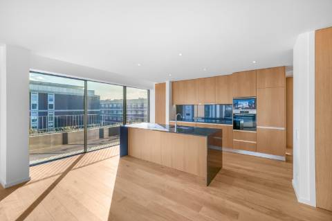 Apartamento T4 novo com varandas panorâmicas em Matosinhos Sul