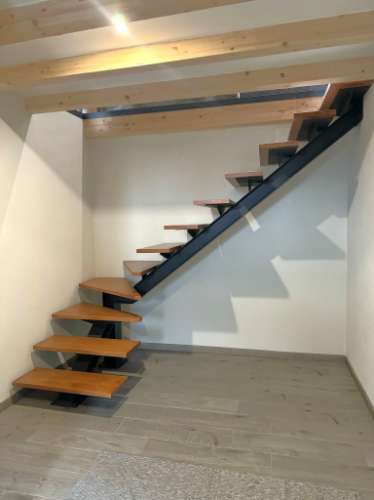 Moradia V3 em Pedra com Anexo, totalmente renovada