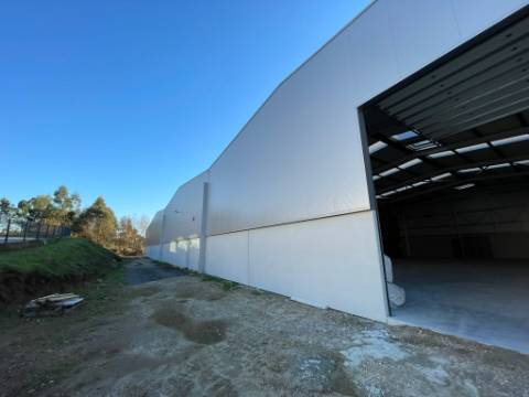 Pavilhão na Zona Industrial de Queijada, Ponte de Lima