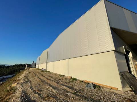 Pavilhão na Zona Industrial de Queijada, Ponte de Lima