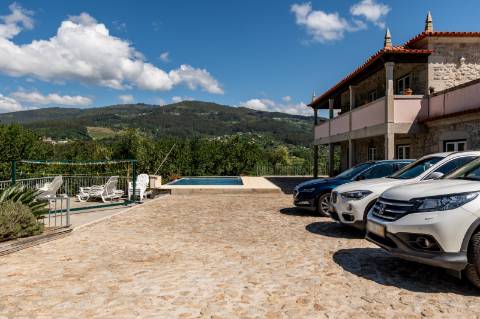Deslumbrante Quinta de Pedra T4 com Piscina, Vista Rio e Potencial de Expansão - Ponte de Lima