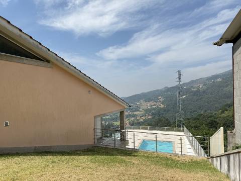 Moradia V4+1 c/ Piscina em Cendufe, Arcos de Valdevez