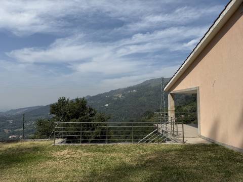 Moradia V4+1 c/ Piscina em Cendufe, Arcos de Valdevez