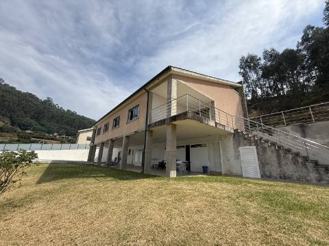 Moradia V4+1 c/ Piscina em Cendufe, Arcos de Valdevez