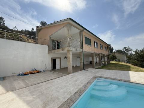 Moradia V4+1 c/ Piscina em Cendufe, Arcos de Valdevez