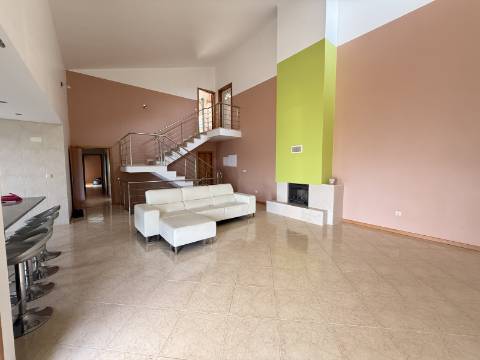 Moradia V4+1 c/ Piscina em Cendufe, Arcos de Valdevez