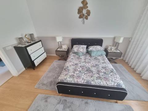 Moradia T4 de luxo perto da praia de 2019
