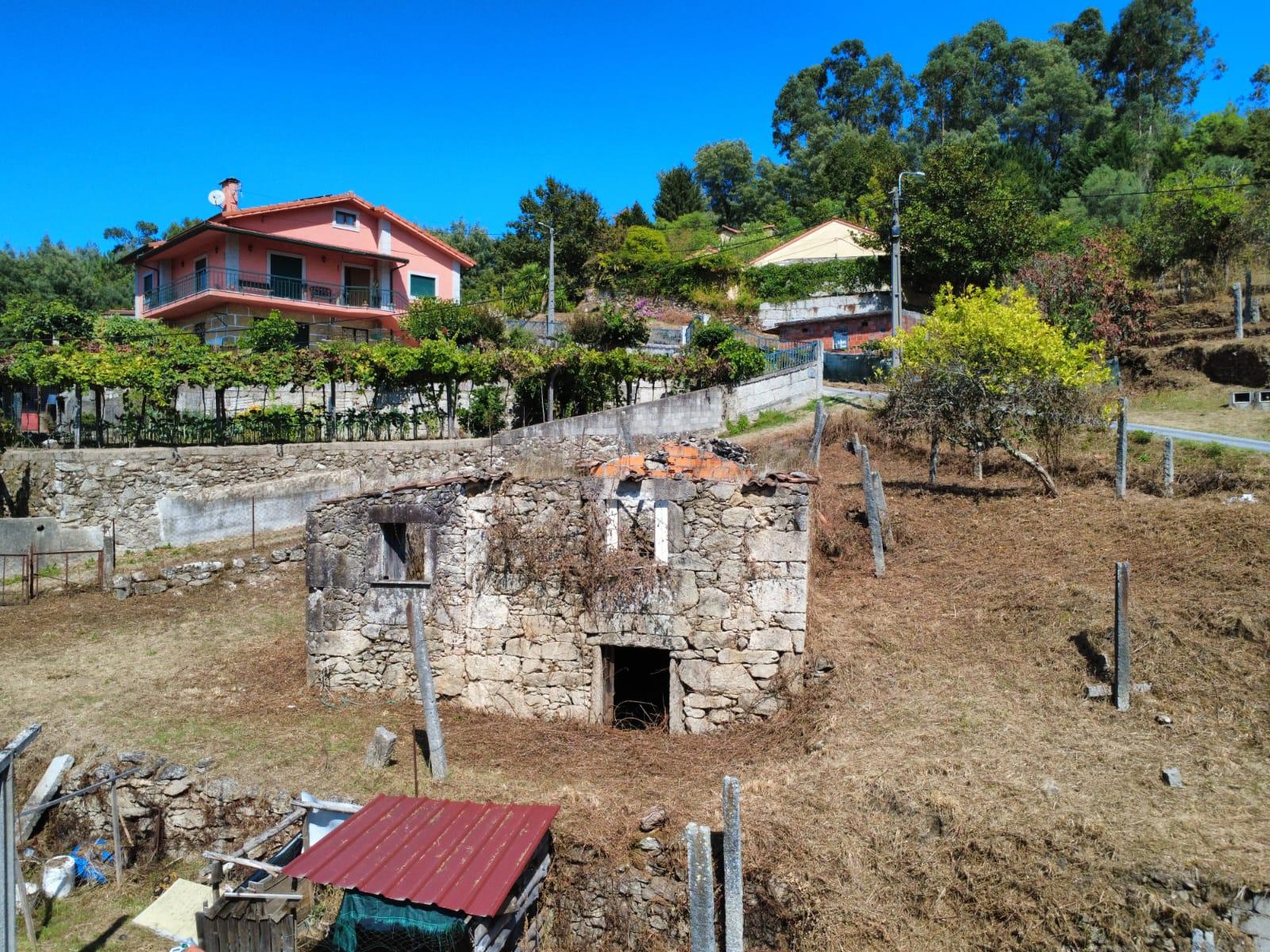 Moradia t3 para restauro em Vilela - Arcos de Valdevez