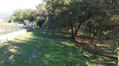 Moradia para Restauro com Terreno de Construção
