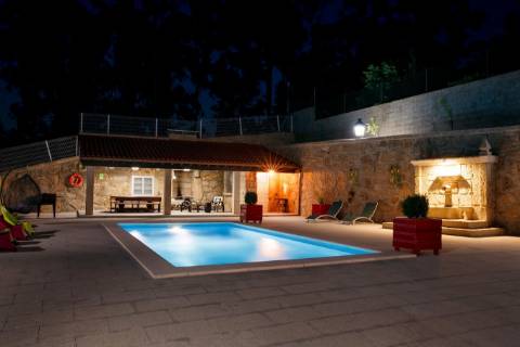 Moradia em Pedra com Piscina + Casa T1 Independente - Ponte de Lima