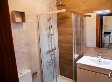 Moradia em Pedra com Piscina + Casa T1 Independente - Ponte de Lima