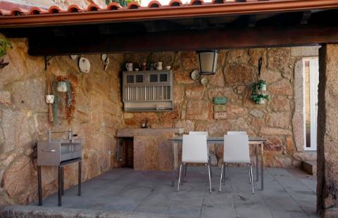 Moradia em Pedra com Piscina + Casa T1 Independente - Ponte de Lima