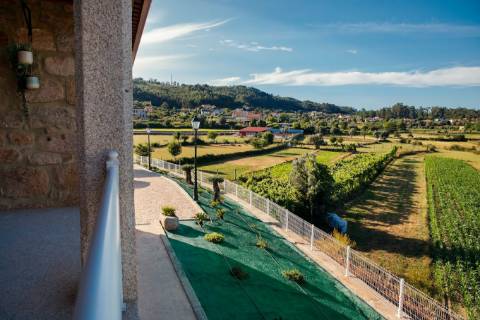 Moradia em Pedra com Piscina + Casa T1 Independente - Ponte de Lima