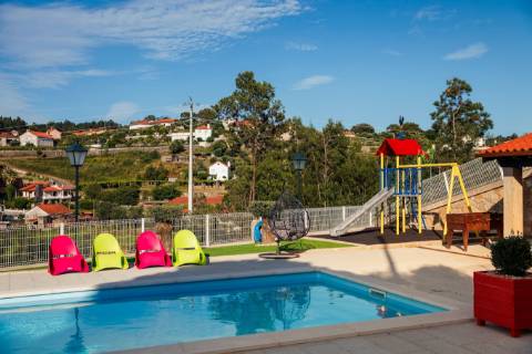 Moradia em Pedra com Piscina + Casa T1 Independente - Ponte de Lima