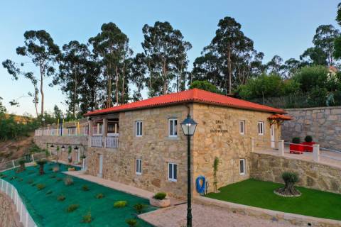 Moradia em Pedra com Piscina + Casa T1 Independente - Ponte de Lima