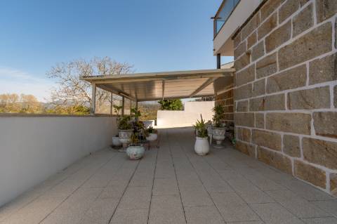 Excelente moradia T5 vistas rio