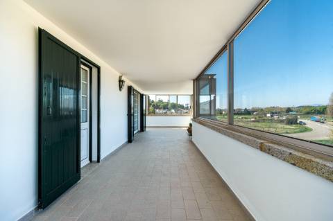 Excelente moradia T5 vistas rio