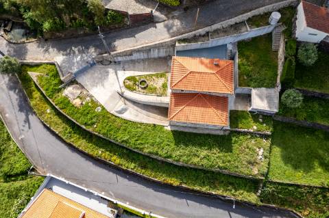 Moradia T3 com Vistas Desafogadas em Zona de Montanha