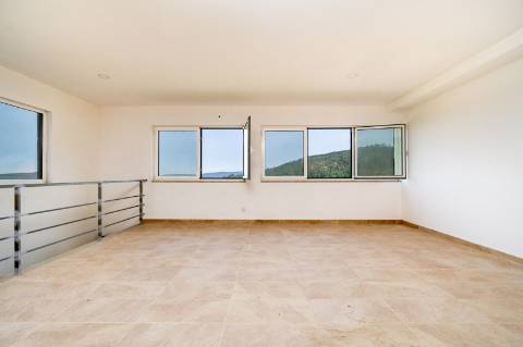 Moradia T3 com Vistas Desafogadas em Zona de Montanha