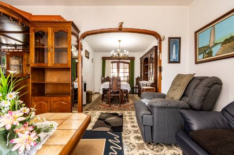 Moradia T3 com amplo terreno em Oliveirinha, Aveiro