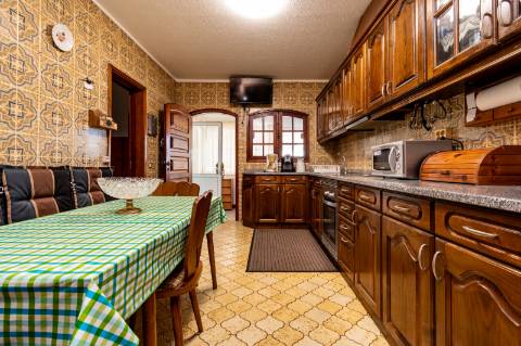 Moradia T3 com amplo terreno em Oliveirinha, Aveiro