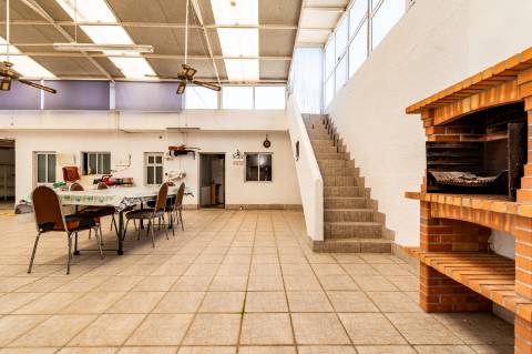 Moradia T3 com amplo terreno em Oliveirinha, Aveiro