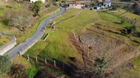 Terreno com 1.480 m² - Loureda, Arcos de Valdevez