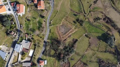 Terreno com 1.480 m² - Loureda, Arcos de Valdevez