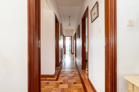 Moradia com vista panorâmica, espaço exterior generoso e enorme potencial em Távora, Arcos de Valdevez