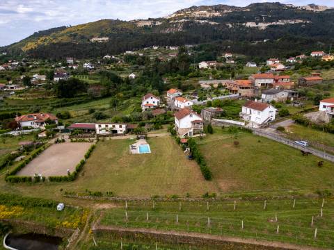 Quinta c/ Moradia V3, Piscina e Cavalariça em Arcozelo, Ponte de Lima