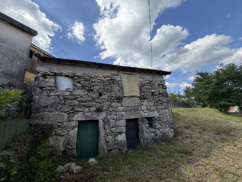 Moradia para Restauro - Arcos de Valdevez