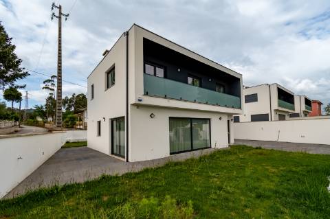 Moradia T3 Moderna 2024 - Arcos de Valdevez