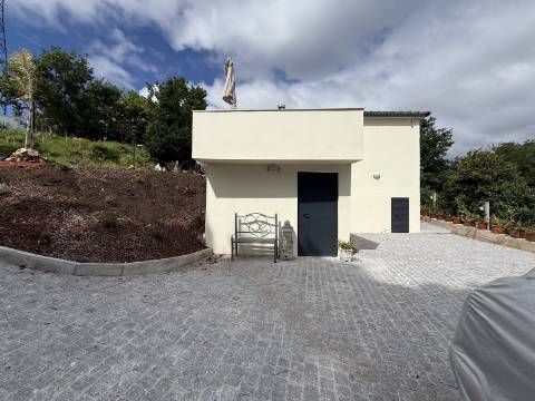 Moradia V2+1 Completamente Restaurada em Sabadim, Arcos de Valdevez