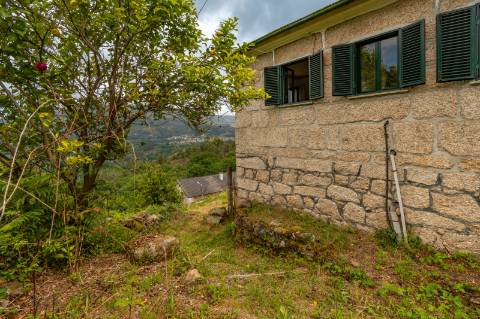 Moradia em Pedra T3+1
