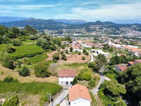 Terreno de Construção em Guilhadeses - A Apenas 5 Minutos de Arcos de Valdevez