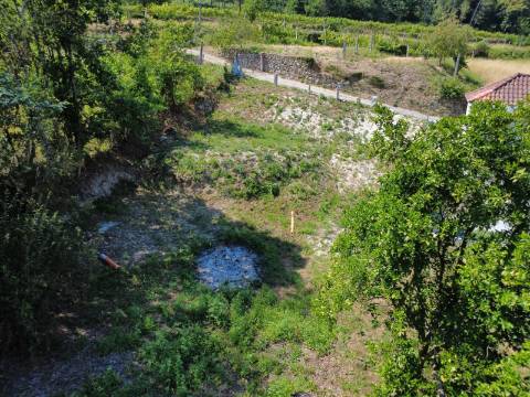 Terreno de Construção em Guilhadeses - A Apenas 5 Minutos de Arcos de Valdevez