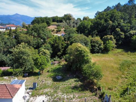 Terreno de Construção em Guilhadeses - A Apenas 5 Minutos de Arcos de Valdevez