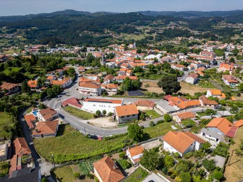 Moradia V3 para Recuperar às Portas de Paredes de Coura