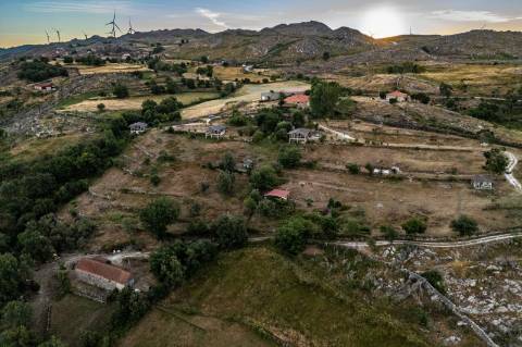 Eco-lodge com negócio em funcionamento AL + Glamping + Zona de Campismo