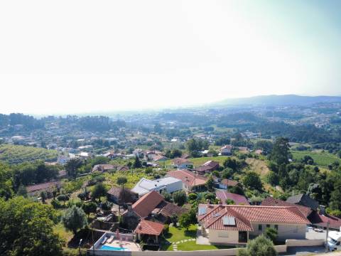 Quinta com Casa em Pedra, Vista Mar e Potencial de Construção | Tregosa | Barcelos
