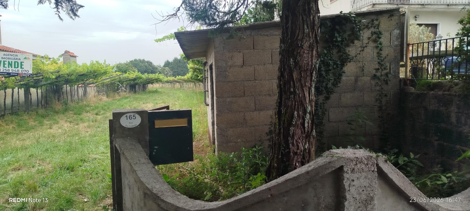 Construa a moradia dos seus sonhos no refúgio perfeito!