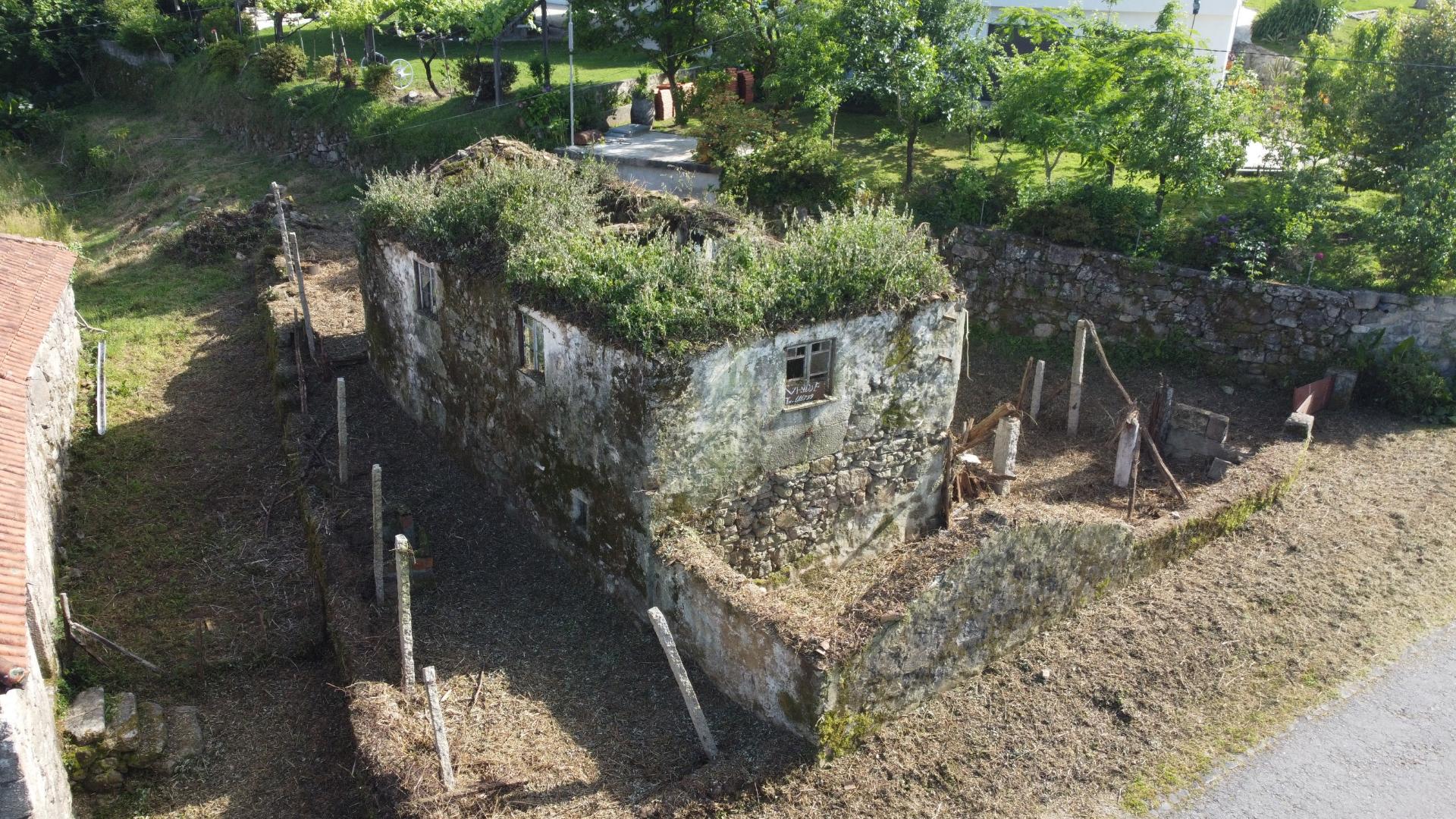 Ruína com Terreno para Restauro - Arcos de Valdevez