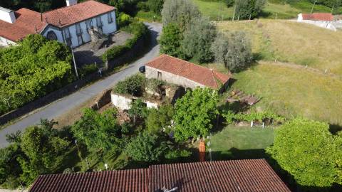 Ruína com Terreno para Restauro - Arcos de Valdevez