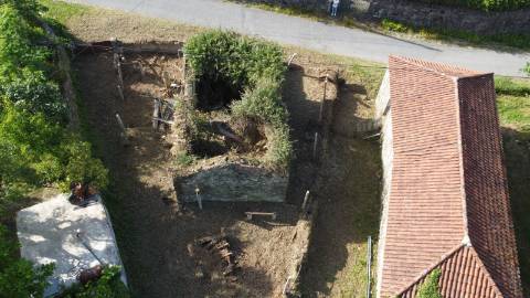 Ruína com Terreno para Restauro - Arcos de Valdevez